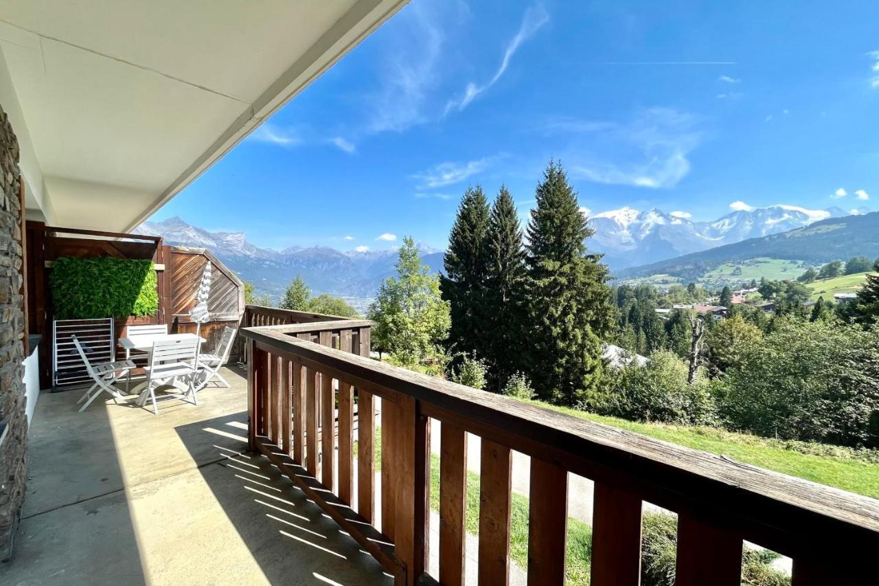 Cosy Chalet With Terrace Combloux Exterior foto
